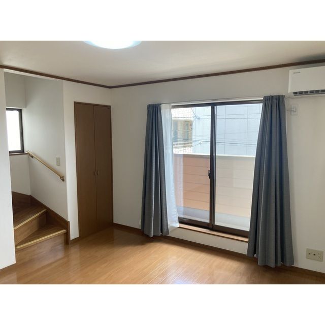 富士見市鶴馬戸建ての居間写真