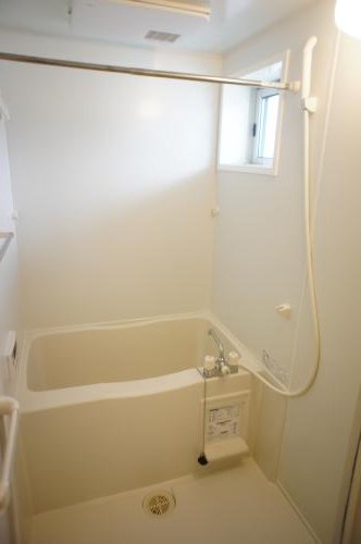 バス・シャワールーム　お風呂で日々の疲れを落としましょう