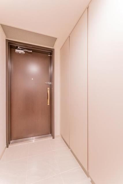 玄関　※写真は同タイプ住戸です。