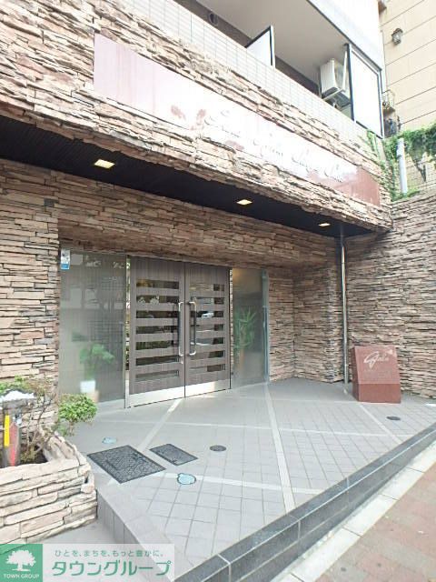 エントランス　清潔なエントランスです