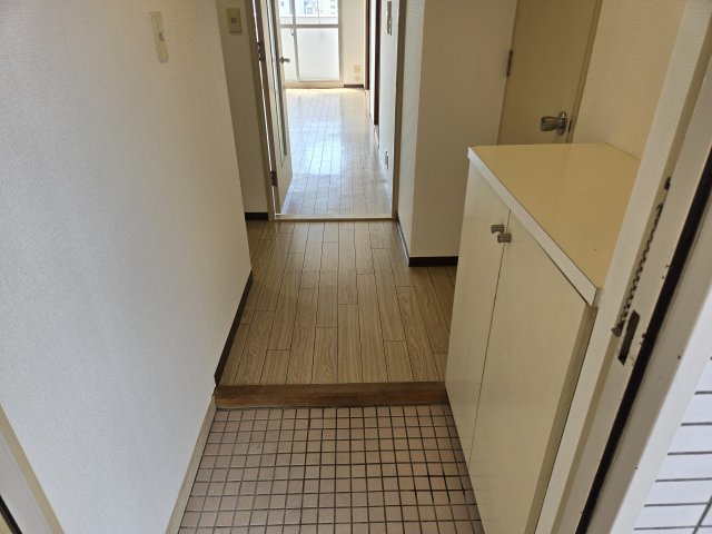 玄関　メゾン・エトワール