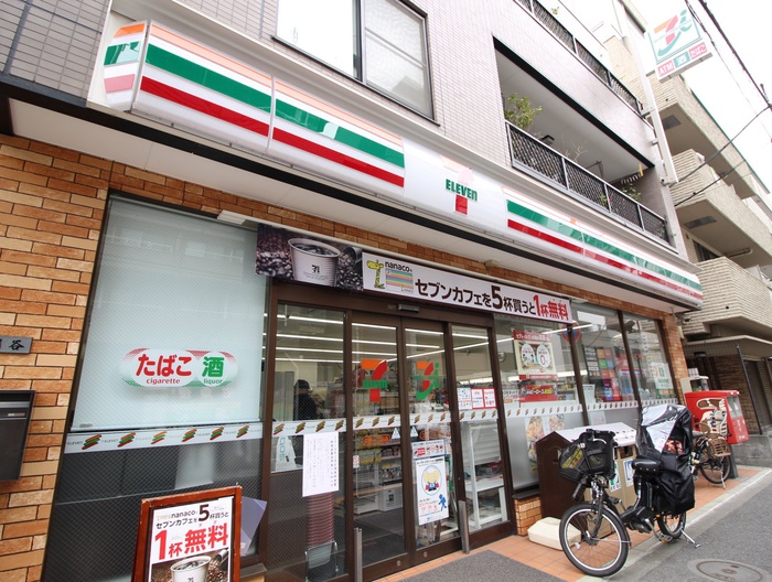 コンビニ　セブンイレブン（コンビニ）まで82m