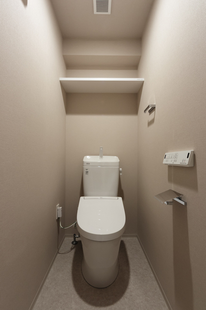 トイレ　※写真は同タイプ住戸です。