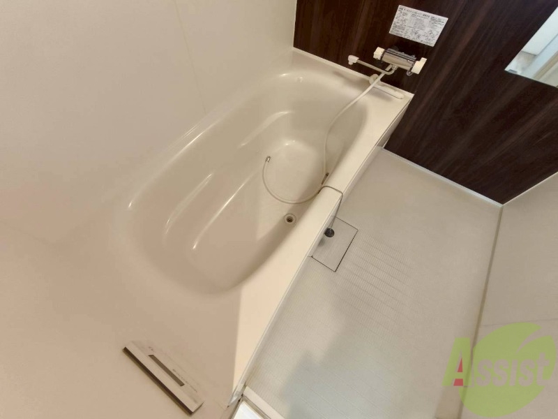 バス・シャワールーム　お風呂になります。一日の疲れを癒してくださいね。