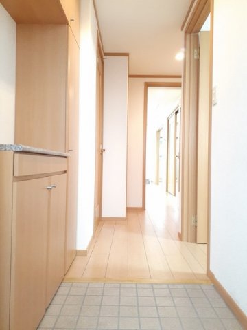 玄関　収納もある玄関です