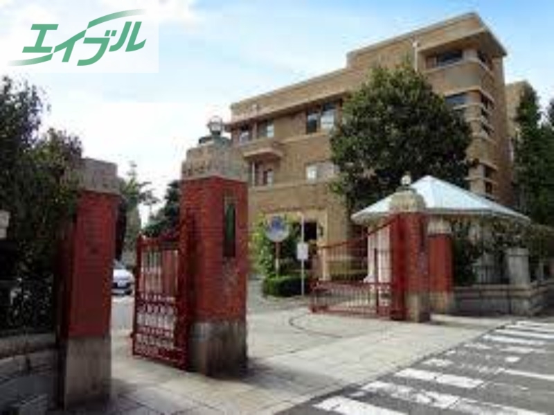 大学・短大　国立岡山大学医学部（大学・短大）まで911m