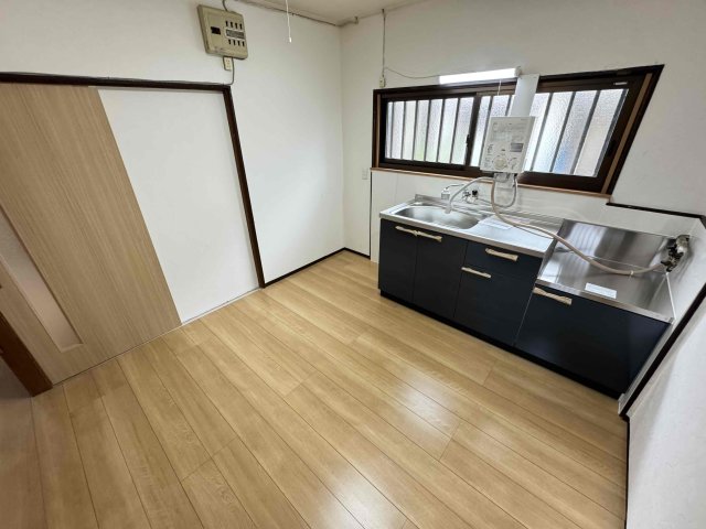 高安町北5丁目テラスハウスの居間写真