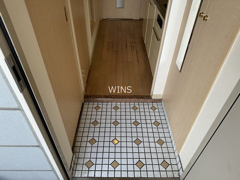 玄関　別部屋参考写真です。