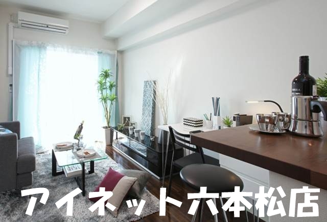 居室・リビング　家具の配置もしやすいです。