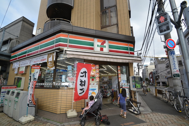 コンビニ　セブンイレブン（コンビニ）まで82m