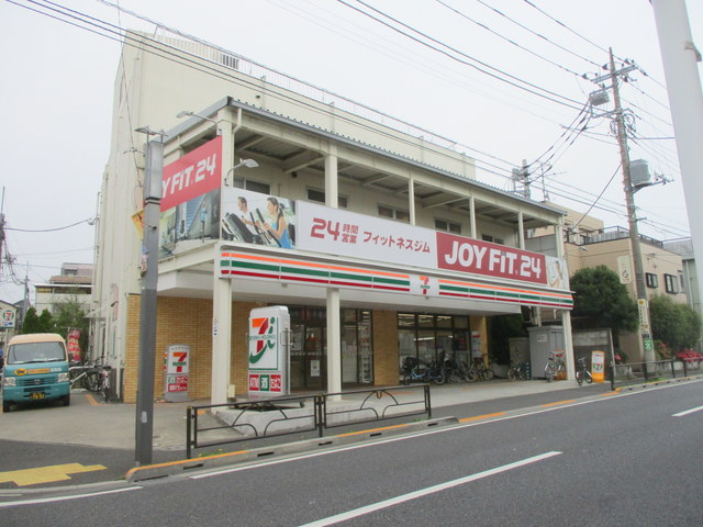 コンビニ　セブンイレブン・世田谷新町３丁目店（コンビニ）まで212m