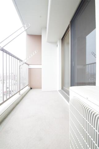 バルコニー　※別号室のものですので現状優先です。