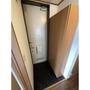 玄関　同間取の別部屋写真です。