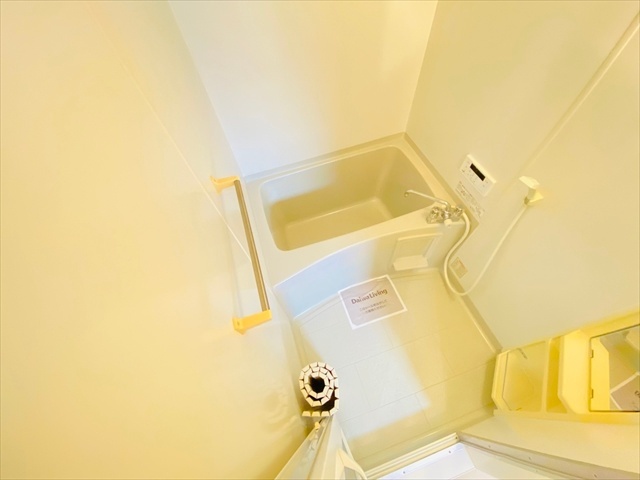バス・シャワールーム　同一建物内２０２号室内装写真転載