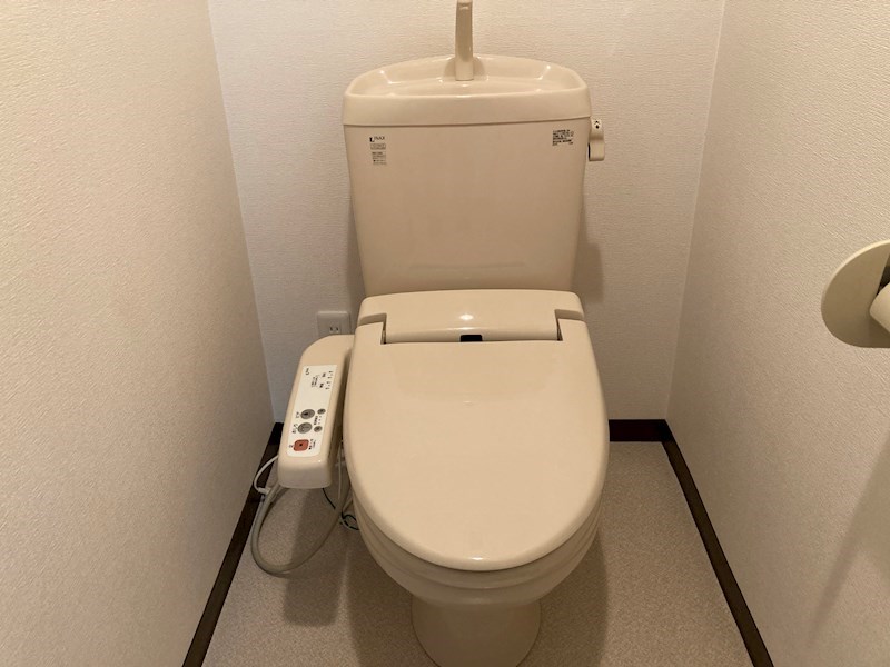トイレ　同物件別部屋のお写真です。