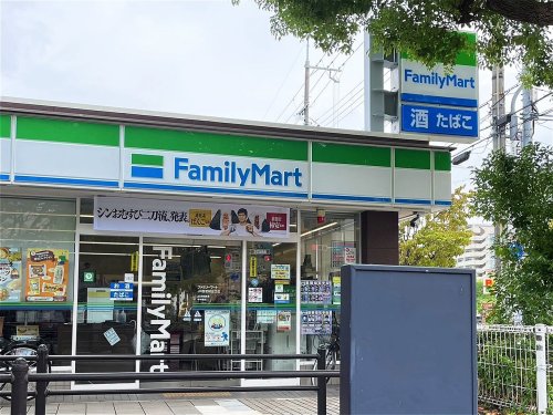 コンビニ　ファミリーマート JR西宮駅北口店（コンビニ）まで148m
