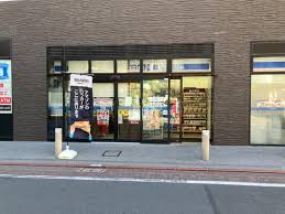 コンビニ　ローソン 西蒲田八丁目店（コンビニ）まで4m