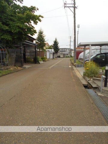 その他　前面道路（その他）まで0m