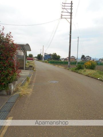 その他　前面道路（その他）まで0m