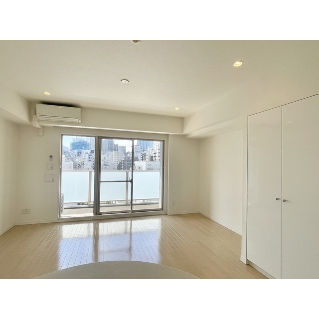 居室・リビング　★約14.1帖のスタジオタイプで広々したお部屋です