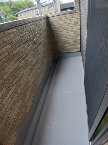 バルコニー　お洗濯にも便利なバルコニー付き