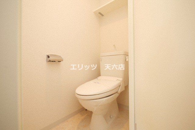レジュールアッシュ江坂のトイレ写真