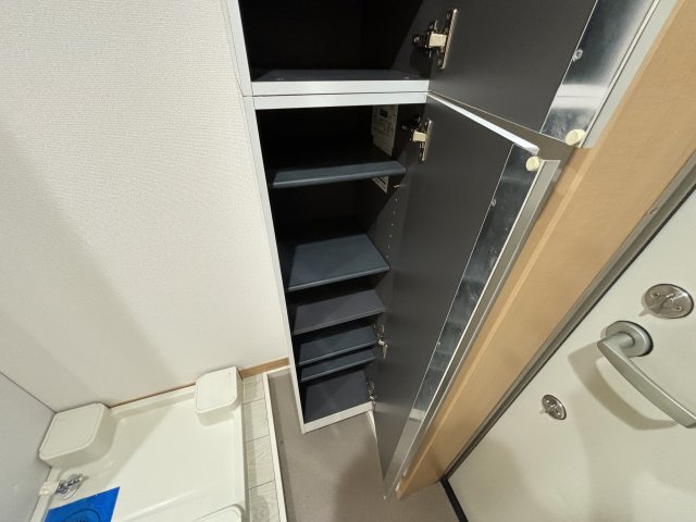 玄関　玄関にはシューズボックス付