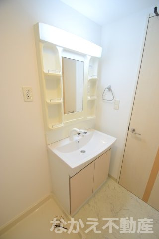 洗面設備　コンパクトで使いやすい洗面所