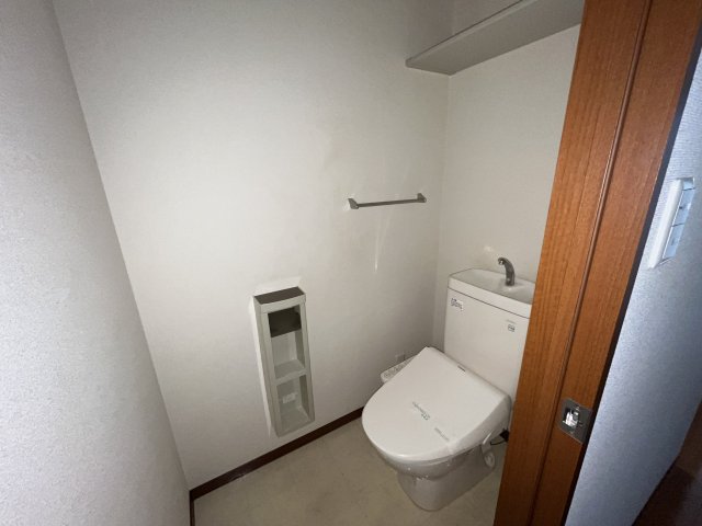 リヴィエールおおいそA棟のトイレ写真