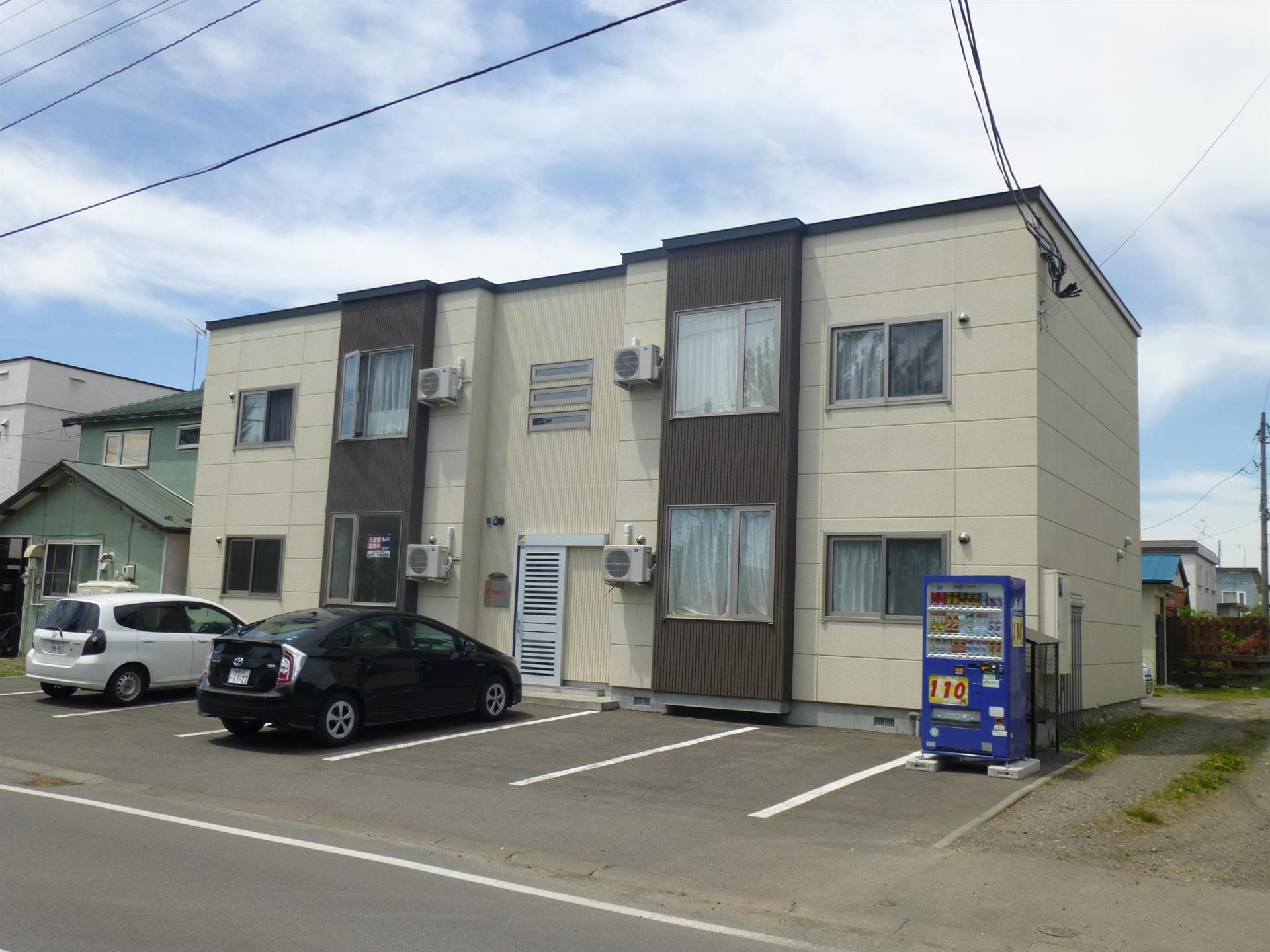 ＪＲ函館本線 旭川駅 バス乗車時間：12分 最寄りバス停で下車 徒歩4分 築17年