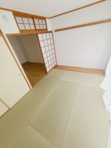 URサンラフレ鳴尾北 11号棟の内装写真