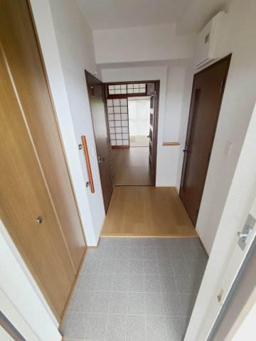 URサンラフレ鳴尾北 11号棟の玄関写真