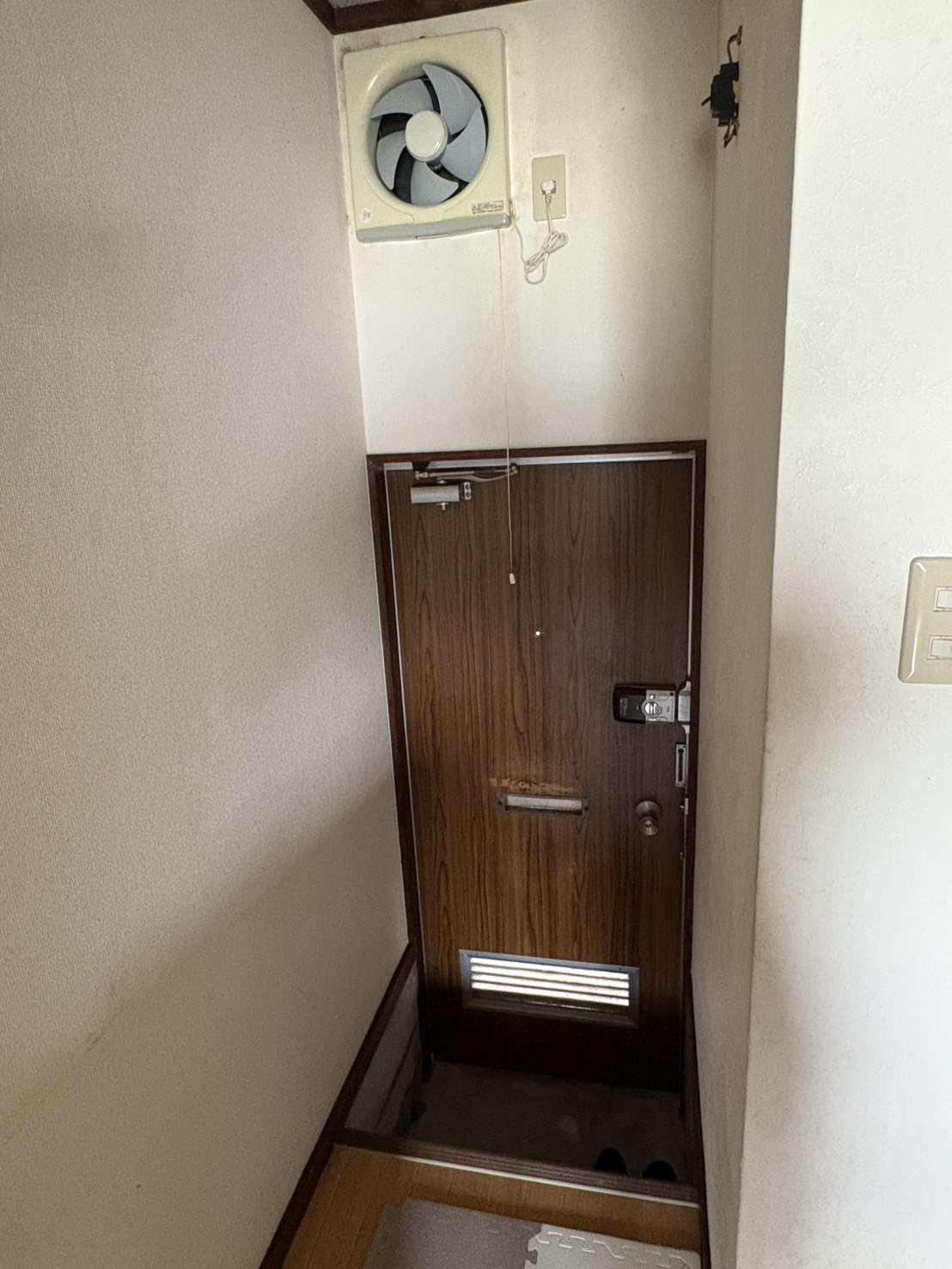 エコライフ新山口の玄関写真