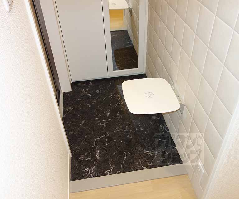 Lacine五條の玄関写真