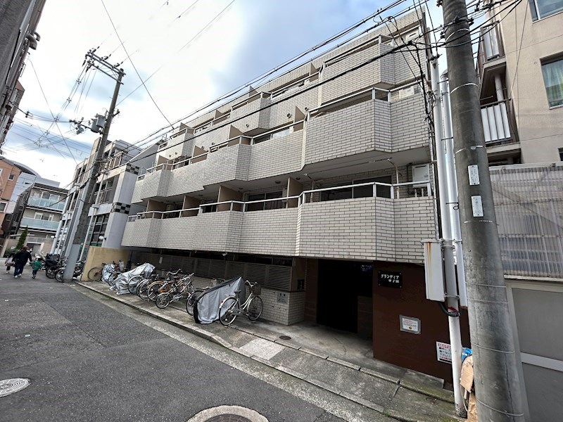 グランディア甲子園の外観写真