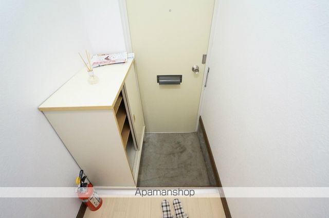 ＪＲ函館本線 手稲駅 バス乗車時間：8分 最寄りバス停で下車 徒歩2分 2階建 築39年の玄関写真