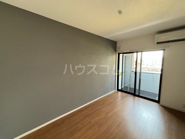 MELDIA高座渋谷IVの居間写真