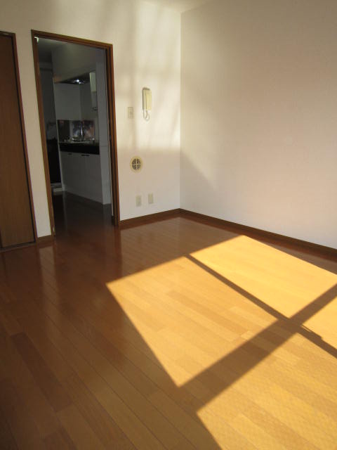 リヴェ-ル石川台の居間写真