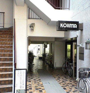 エントランス　落ち着いたエントランスです