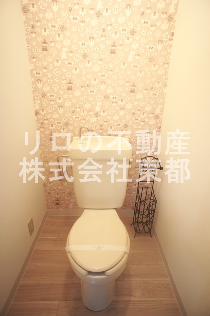 小田急線 千歳船橋駅 徒歩10分 2階建 築39年のトイレ写真