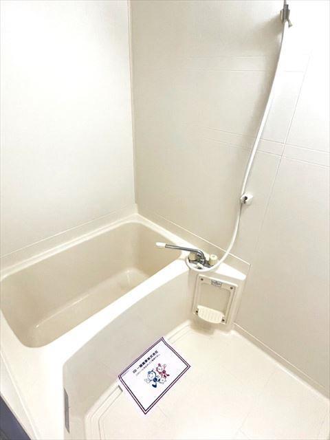 バス・シャワールーム　別部屋の画像です