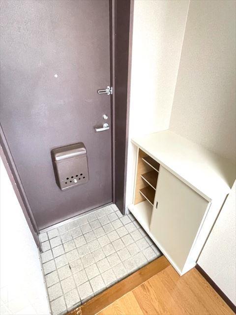 玄関　別部屋の画像です