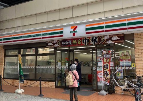 コンビニ　セブンイレブン 大阪久太郎町4丁目店（コンビニ）まで859m