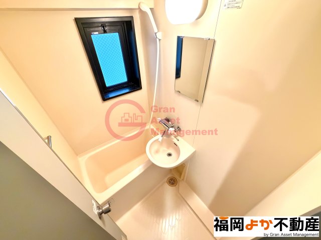 バス・シャワールーム　【福岡よか不動産】落ち着いた空間のお風呂です