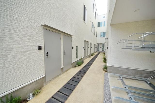 ＪＲ中央線 豊田駅 徒歩8分 3階建 築12年の外観写真