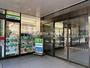 コンビニ　ファミリーマート ガーデンシティ品川御殿山店（コンビニ）まで587m
