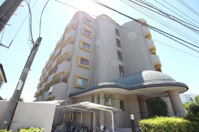 建物外観　重厚感のある外観です