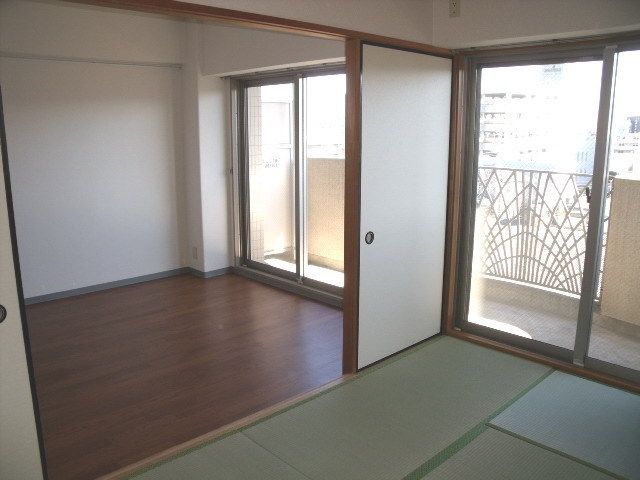 居室・リビング　明るい室内