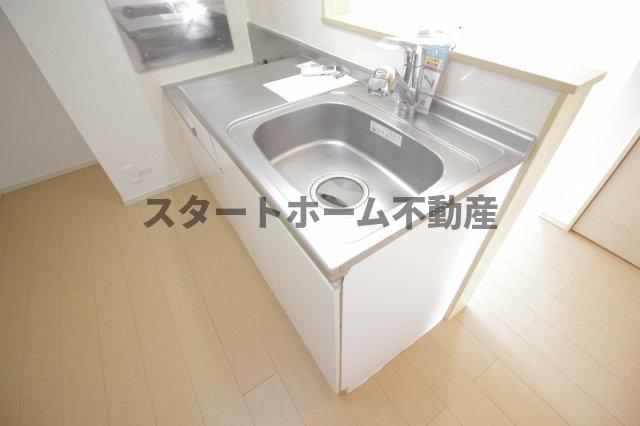 キッチン　コンパクトなキッチンで掃除もラクラク
