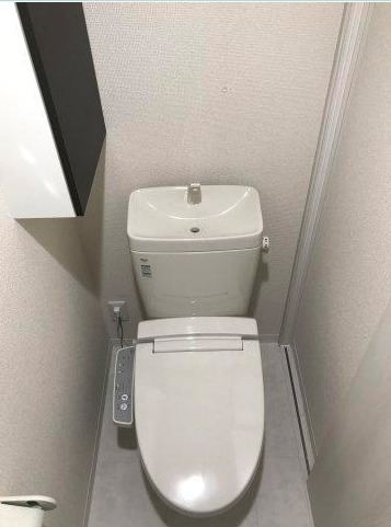 都営大江戸線 両国駅 徒歩7分 5階建 築8年のトイレ写真